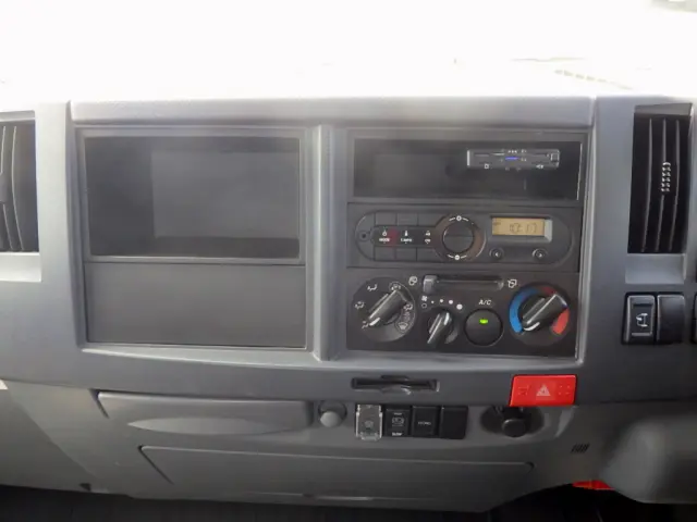いすゞ エルフ 2RG-NPS88AR(4WD)の写真14