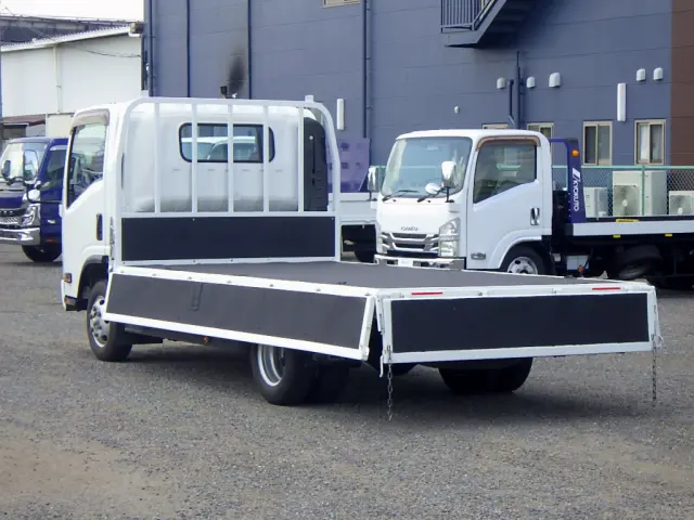 いすゞ エルフ 2RG-NPS88AR(4WD)の写真36