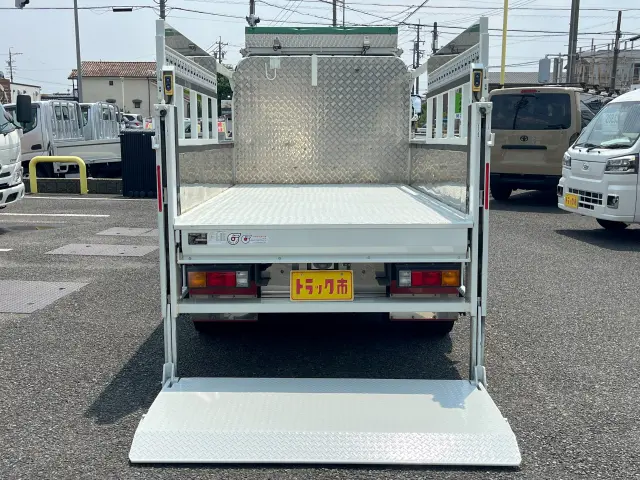 三菱 キャンター 2RG-FDA50(4WD)の写真15