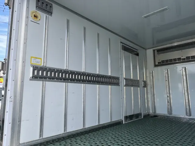 三菱 キャンター TPG-FBA50(2WD)の写真9