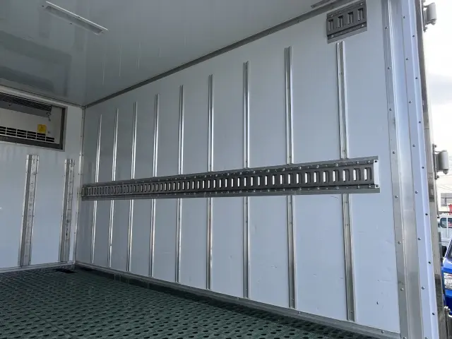 三菱 キャンター TPG-FBA50(2WD)の写真10