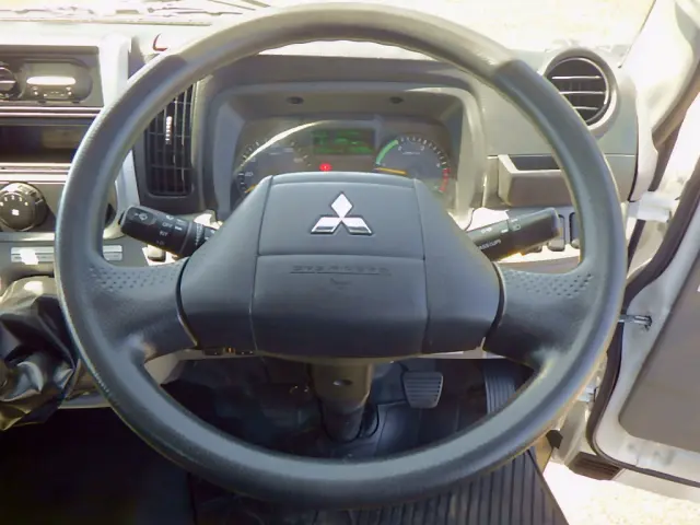三菱 キャンター 2PG-FED90(2WD)の写真13