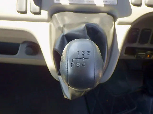 三菱 キャンター 2PG-FED90(2WD)の写真14