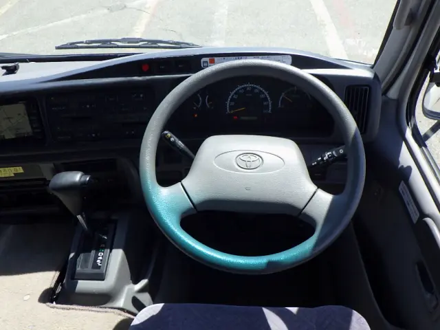 トヨタ コースター SDG-XZB50(2WD)の写真12