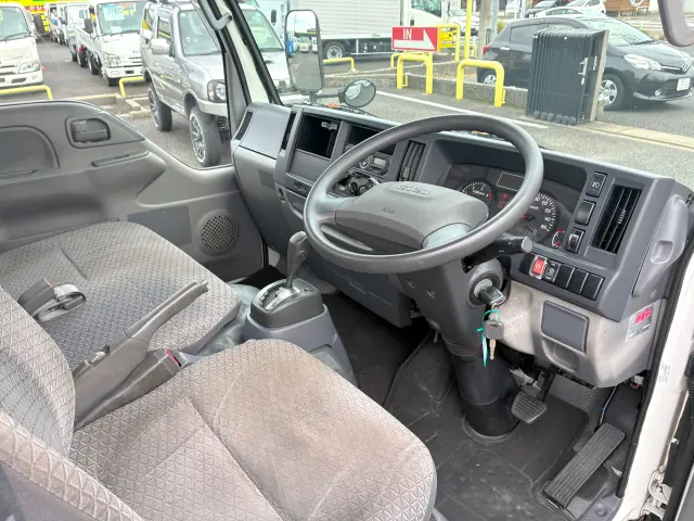 いすゞ エルフ TRG-NJR85A(2WD)の写真13