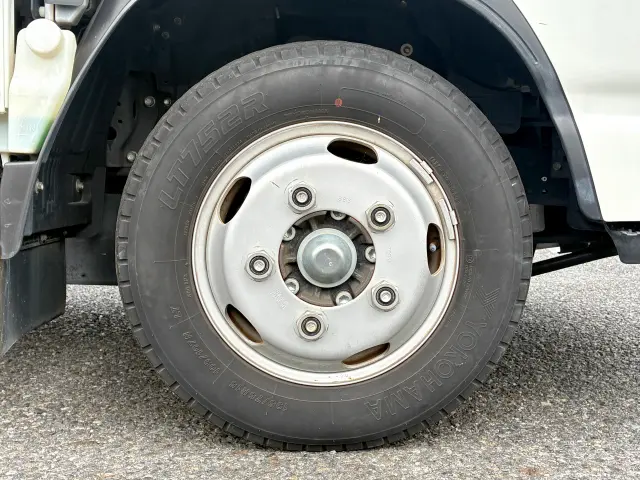 いすゞ エルフ TRG-NJR85A(2WD)の写真38