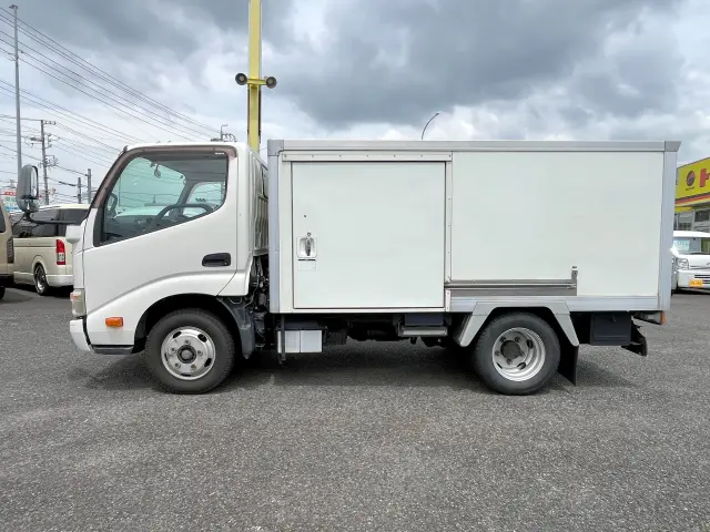 トヨタ ダイナ SKG-XZC600(2WD)の写真4