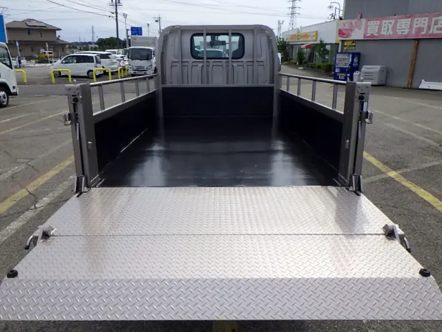いすゞ エルフ TRG-NJR85A(2WD)の写真7