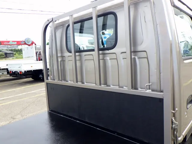 いすゞ エルフ TRG-NJR85A(2WD)の写真10
