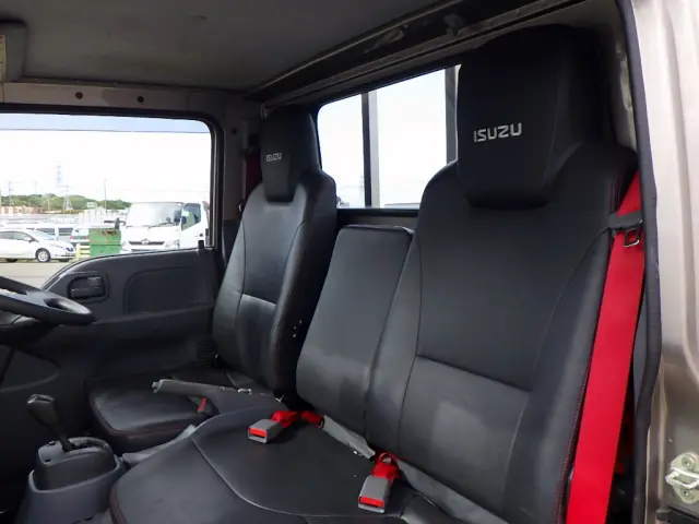 いすゞ エルフ TRG-NJR85A(2WD)の写真15