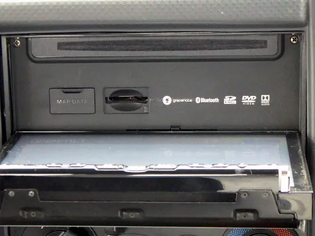 いすゞ エルフ TRG-NJR85A(2WD)の写真25