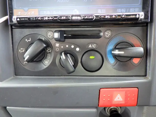いすゞ エルフ TRG-NJR85A(2WD)の写真27
