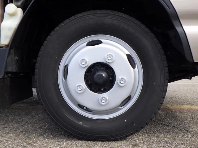 いすゞ エルフ TRG-NJR85A(2WD)の写真37