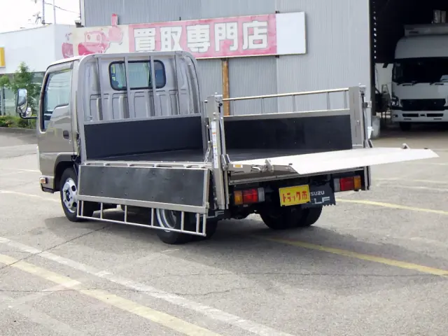 いすゞ エルフ TRG-NJR85A(2WD)の写真43