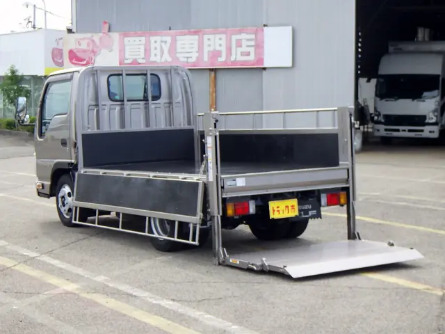 いすゞ エルフ TRG-NJR85A(2WD)の写真44
