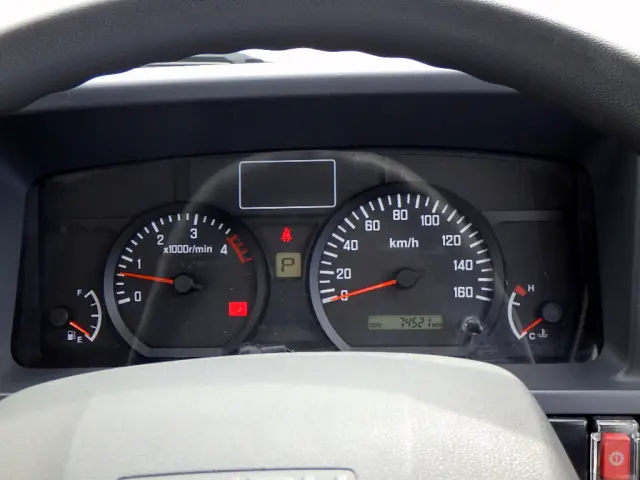 いすゞ エルフ TRG-NJR85A(2WD)の写真49