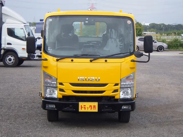 いすゞ エルフ 2RG-NMR88AR(2WD)の写真3