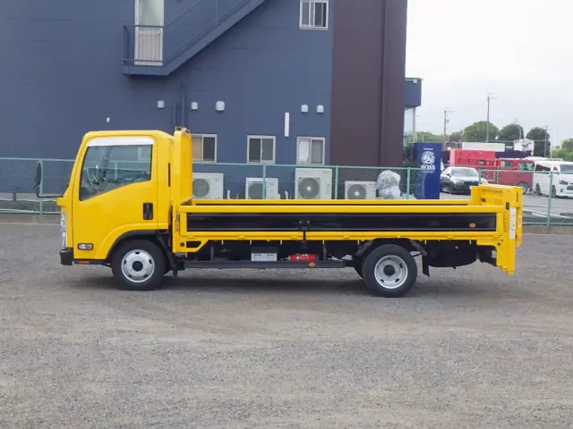 いすゞ エルフ 2RG-NMR88AR(2WD)の写真4