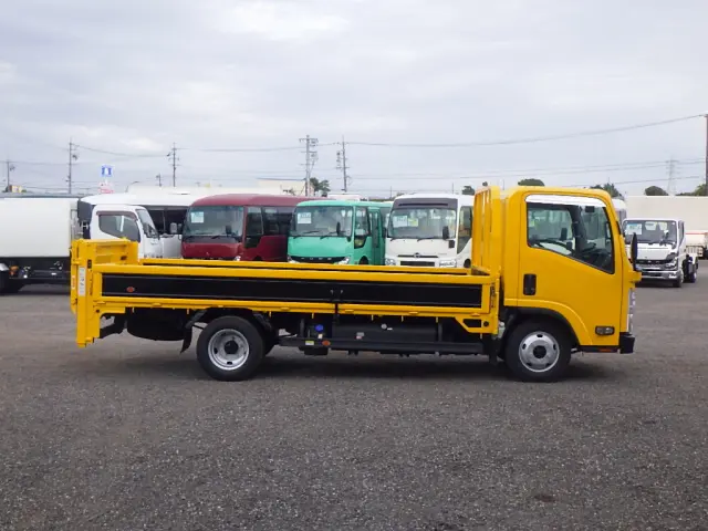 いすゞ エルフ 2RG-NMR88AR(2WD)の写真5