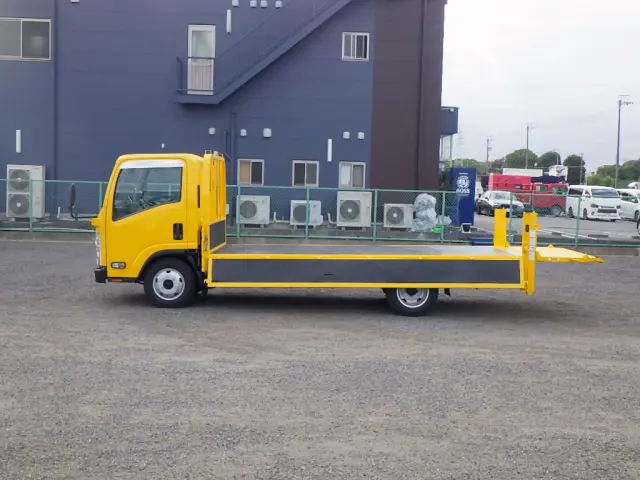 いすゞ エルフ 2RG-NMR88AR(2WD)の写真8