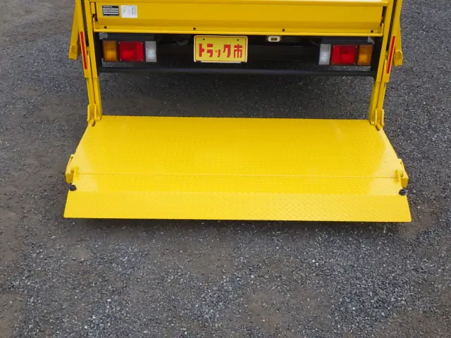 いすゞ エルフ 2RG-NMR88AR(2WD)の写真11