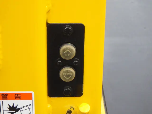 いすゞ エルフ 2RG-NMR88AR(2WD)の写真12