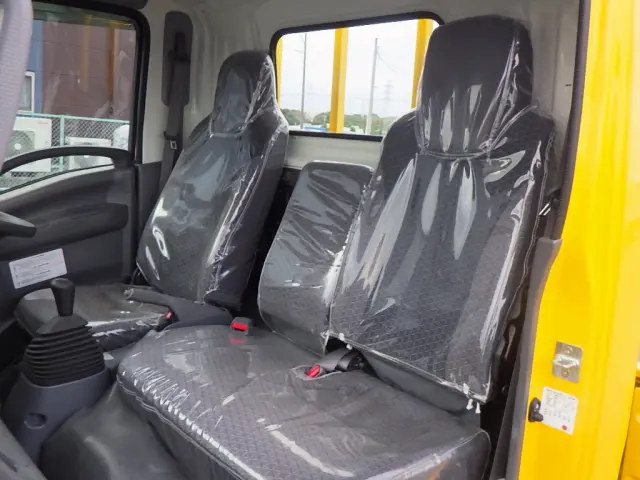 いすゞ エルフ 2RG-NMR88AR(2WD)の写真13