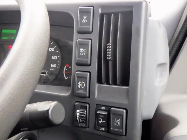 いすゞ エルフ 2RG-NMR88AR(2WD)の写真18