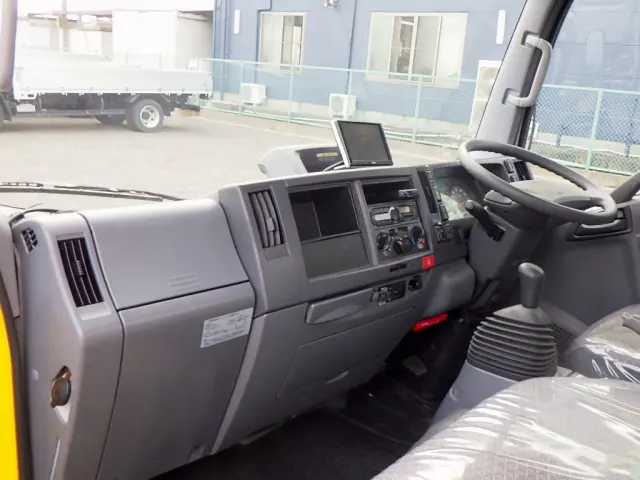 いすゞ エルフ 2RG-NMR88AR(2WD)の写真50