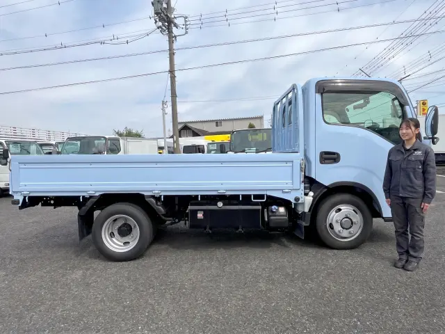 総重量3.5トン未満のオートマ車なのでAT限定普通免許で運転が可能!若いドライバーさんにオススメのPOINTです!|いすゞ エルフ 3DF-NHR87AF(2WD)の写真4