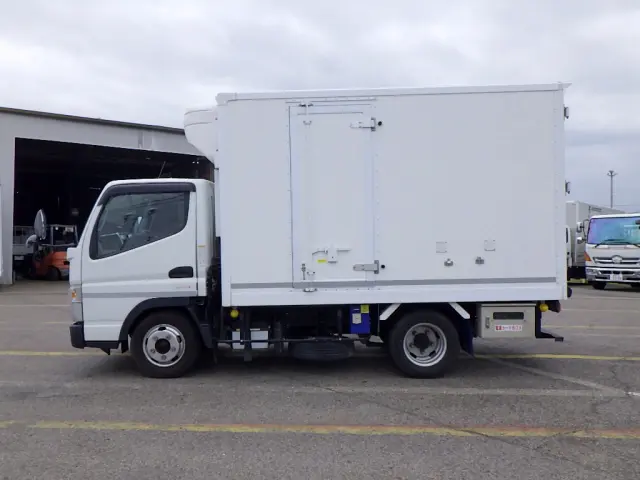 三菱 キャンター 2RG-FBA20(2WD)の写真4