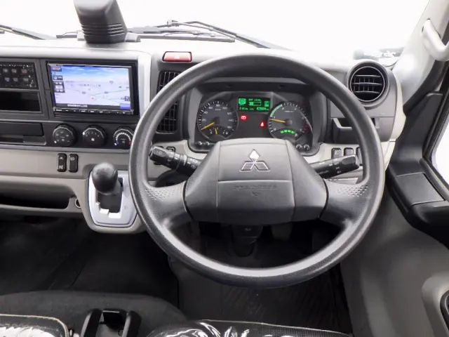三菱 キャンター 2RG-FBA20(2WD)の写真14