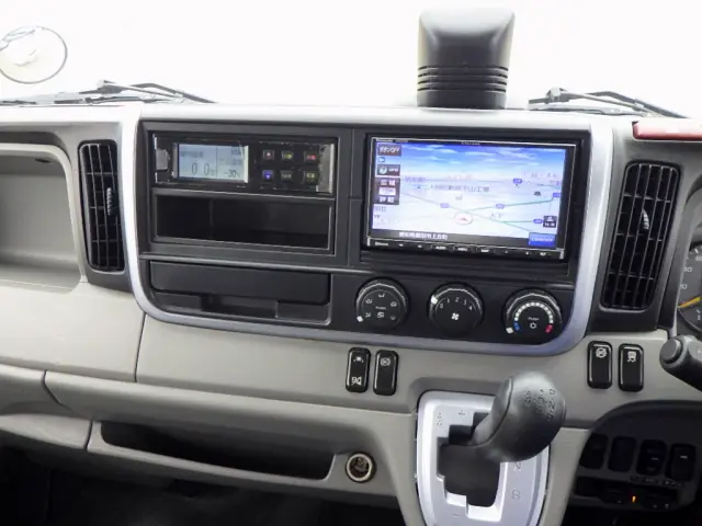 三菱 キャンター 2RG-FBA20(2WD)の写真16