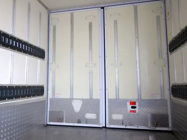 三菱 キャンター 2RG-FBA20(2WD)の写真29
