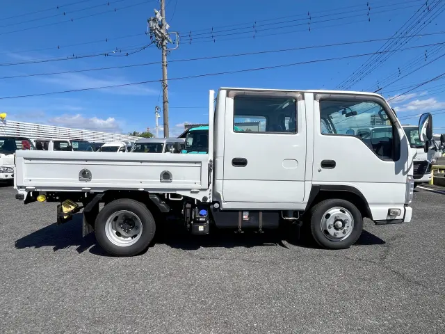 いすゞ エルフ 2RG-NJR88A(2WD)の写真3