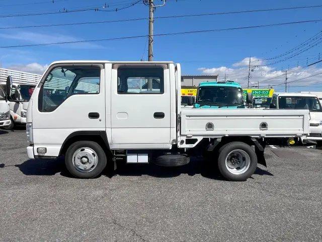 いすゞ エルフ 2RG-NJR88A(2WD)の写真4