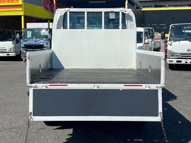 いすゞ エルフ 2RG-NJR88A(2WD)の写真6