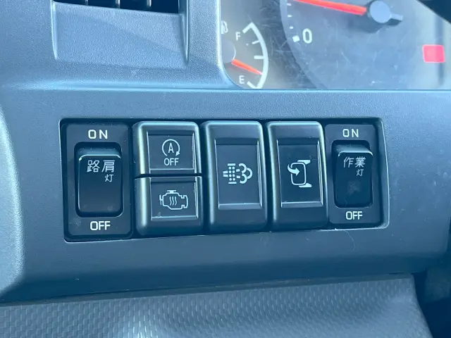 いすゞ エルフ 2RG-NJR88A(2WD)の写真27