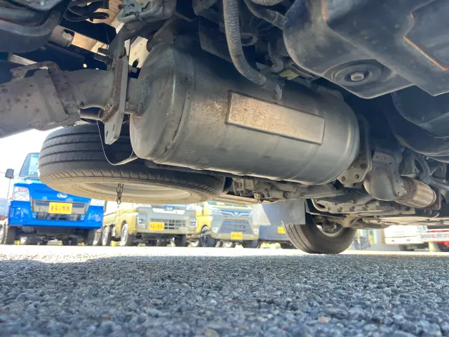 いすゞ エルフ 2RG-NJR88A(2WD)の写真42