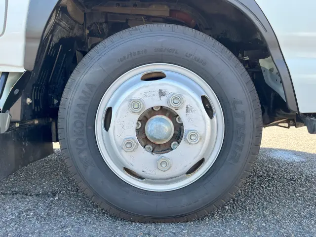 いすゞ エルフ 2RG-NJR88A(2WD)の写真45