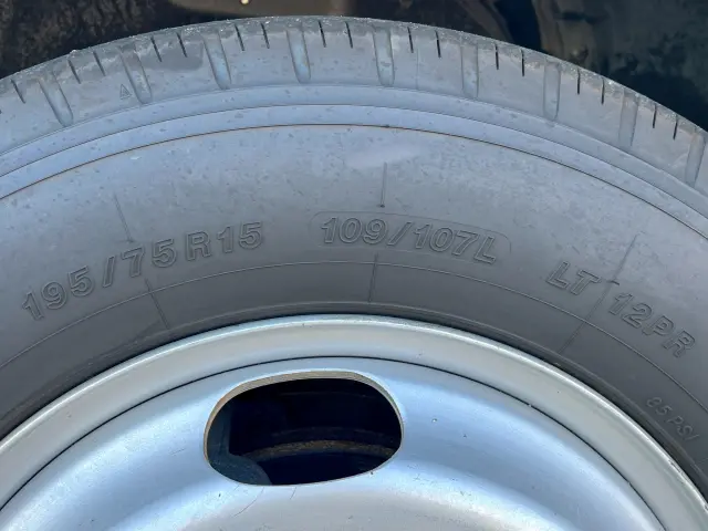 いすゞ エルフ 2RG-NJR88A(2WD)の写真46