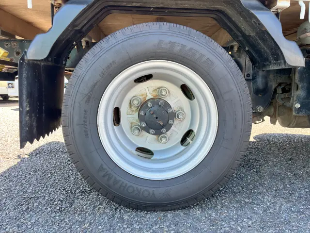 いすゞ エルフ 2RG-NJR88A(2WD)の写真48