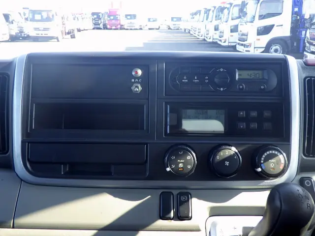 三菱 キャンター TPG-FBA20(2WD)の写真14