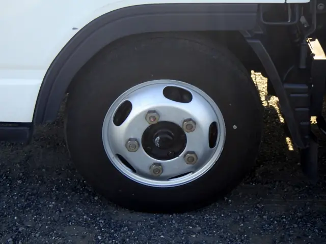 三菱 キャンター TPG-FBA20(2WD)の写真18