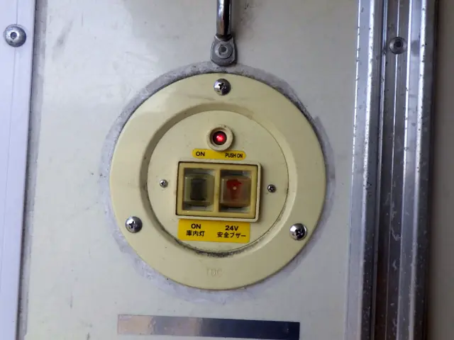 三菱 キャンター TPG-FBA20(2WD)の写真28
