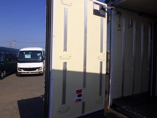 三菱 キャンター TPG-FBA20(2WD)の写真30