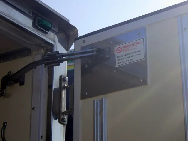 三菱 キャンター TPG-FBA20(2WD)の写真32