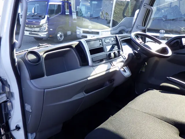 三菱 キャンター TPG-FBA20(2WD)の写真44