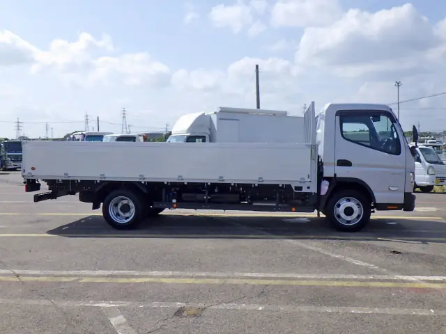 三菱 キャンター 2PG-FEBS0(2WD)の写真5