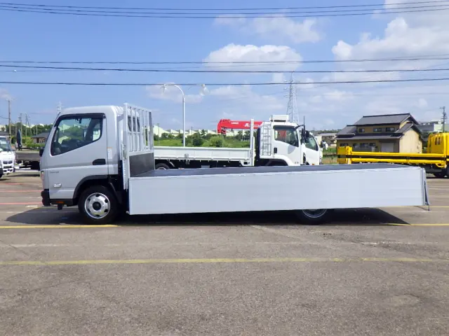 三菱 キャンター 2PG-FEBS0(2WD)の写真8